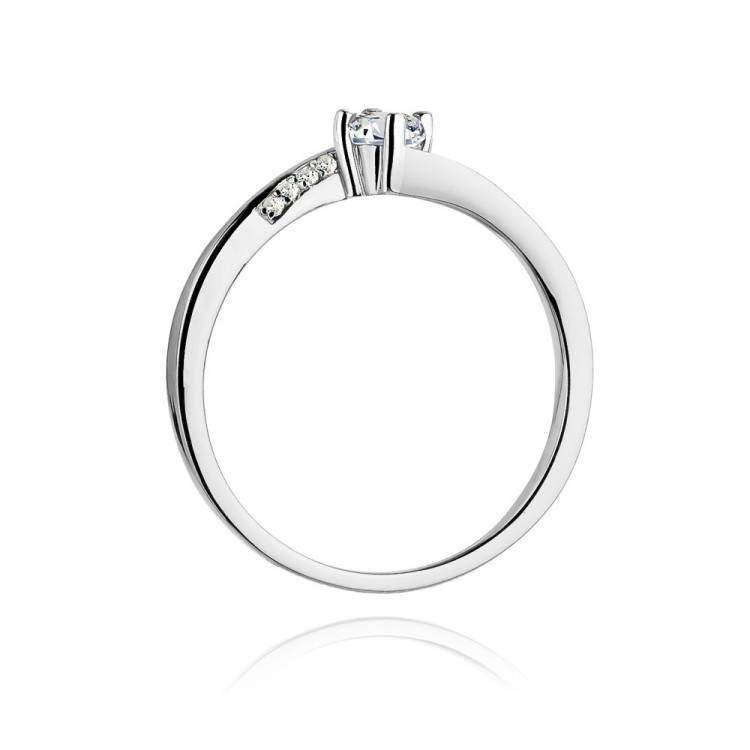 Pierścionek zaręczynowy z diamentami