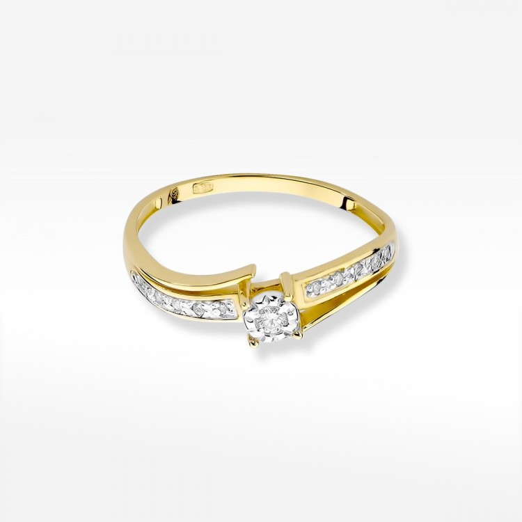 Pierścionek zaręczynowy z diamentami