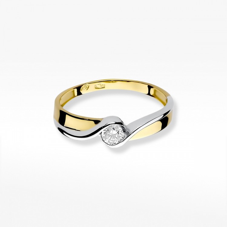 Pierścionek zaręczynowy z diamentem