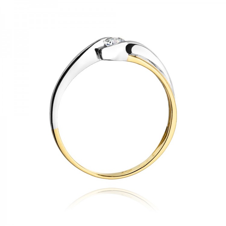 Pierścionek zaręczynowy z diamentem