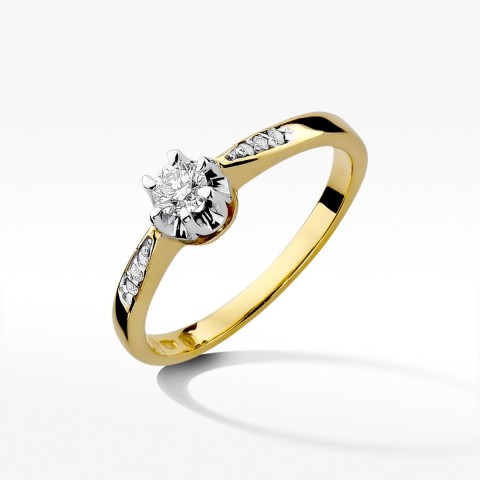 Pierścionek zaręczynowy z diamentami