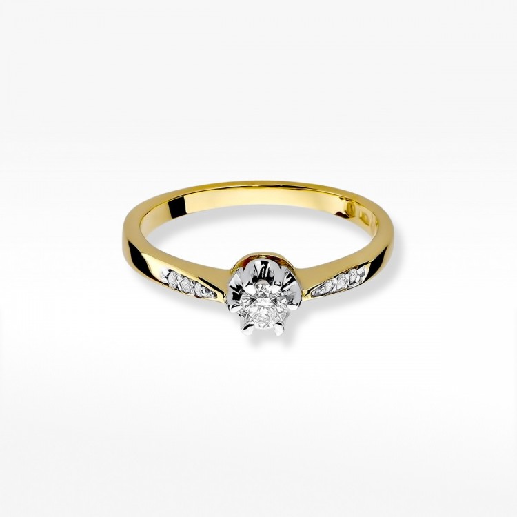 Pierścionek zaręczynowy z diamentami