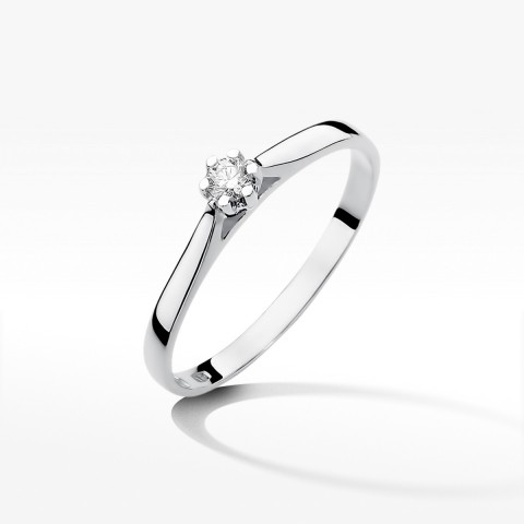 Pierścionek zaręczynowy z diamentami