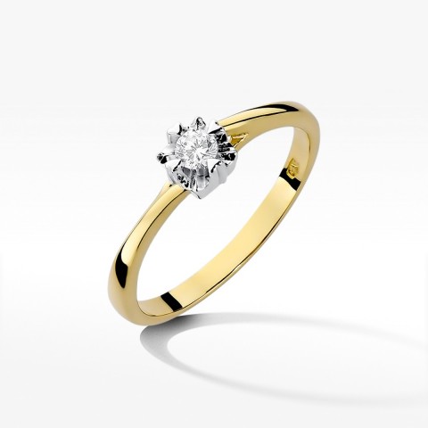 Pierścionek zaręczynowy z diamentem