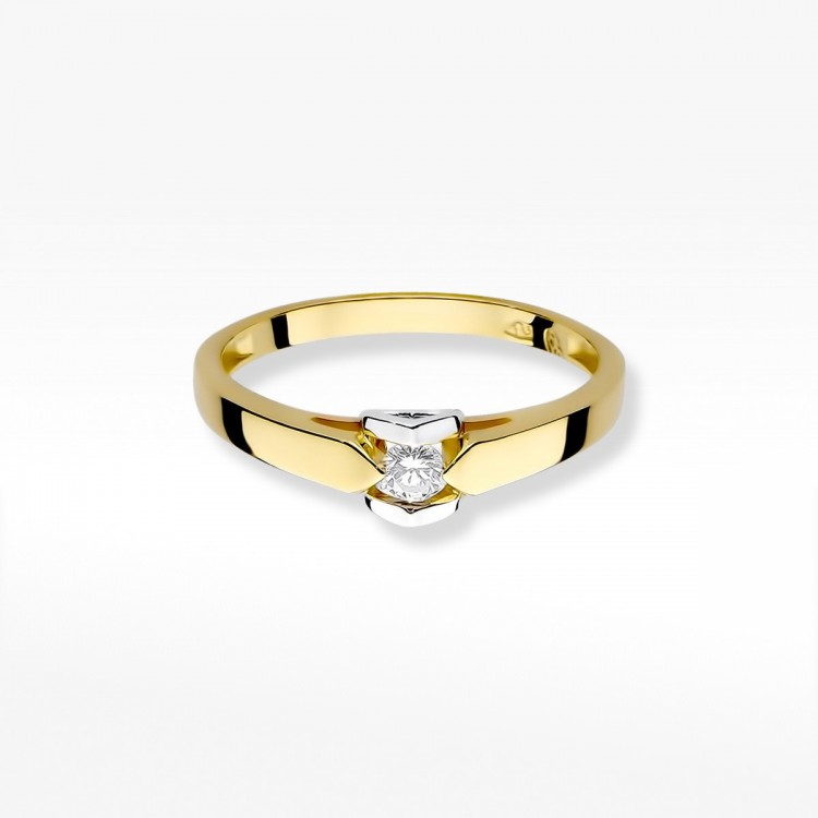 Pierścionek zaręczynowy z diamentem