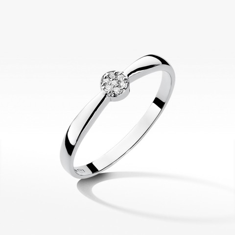 Pierścionek zaręczynowy z diamentami