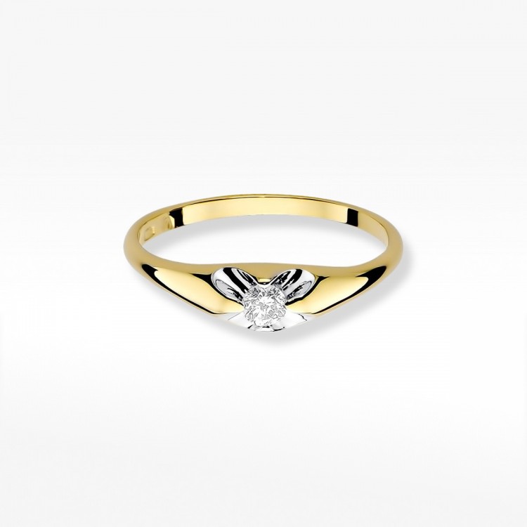 Pierścionek zaręczynowy z diamentem