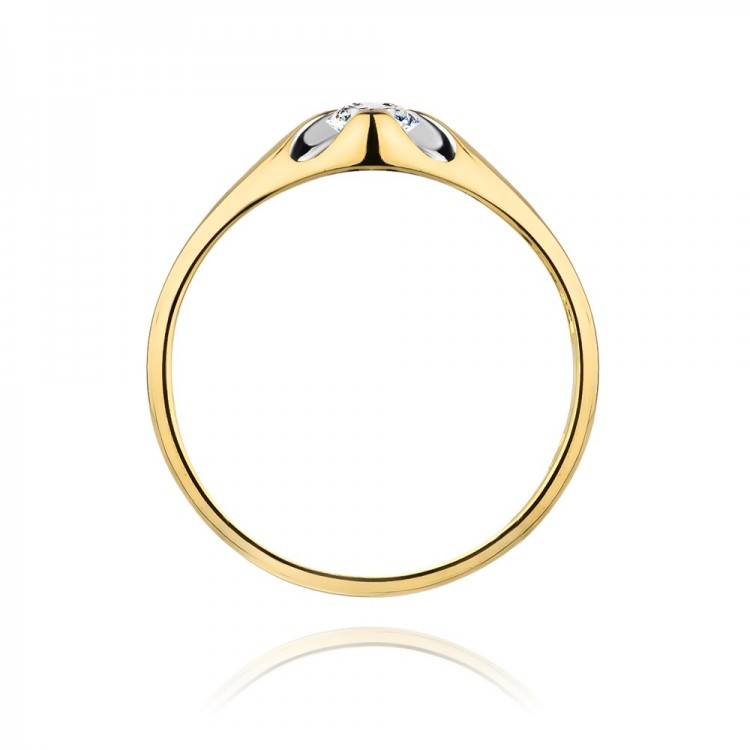 Pierścionek zaręczynowy z diamentem