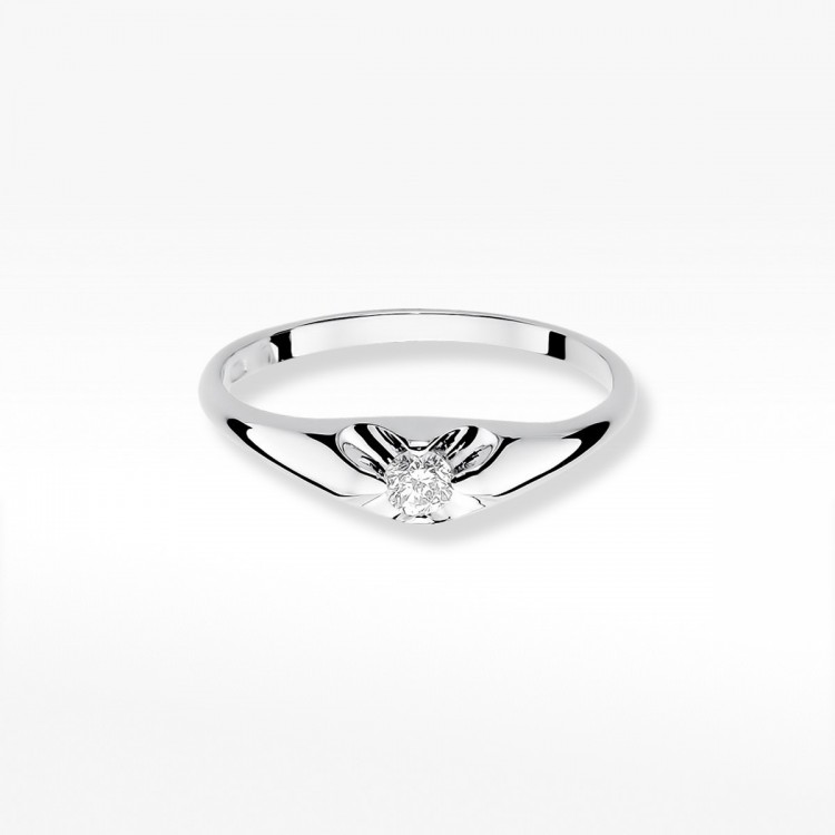 Pierścionek zaręczynowy z diamentem