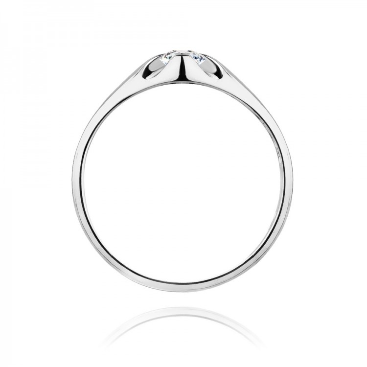 Pierścionek zaręczynowy z diamentem