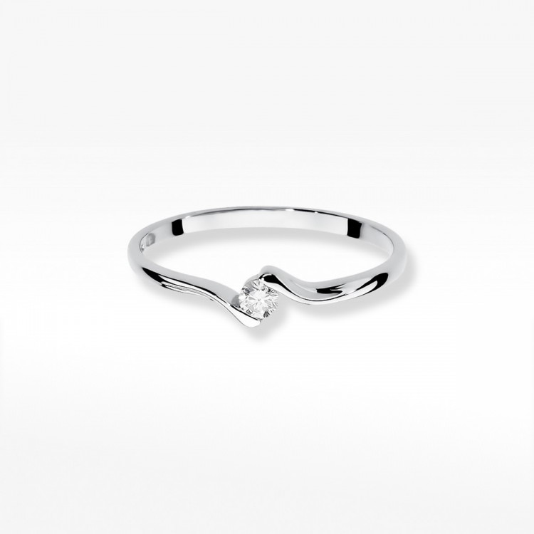 Złoty pierścionek z diamentami