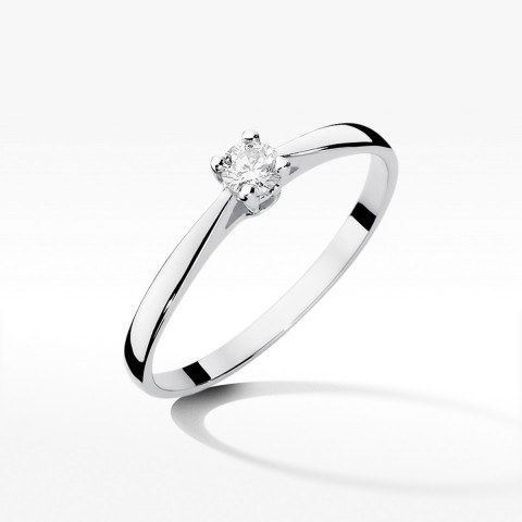 Złoty pierścionek z diamentami