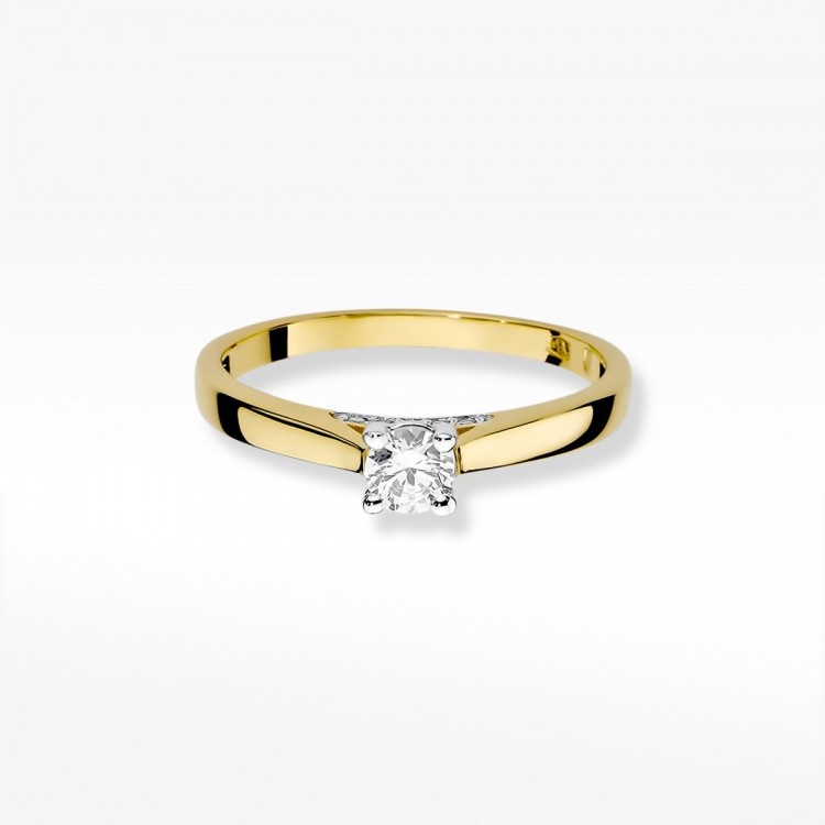 Złoty pierścionek z diamentami