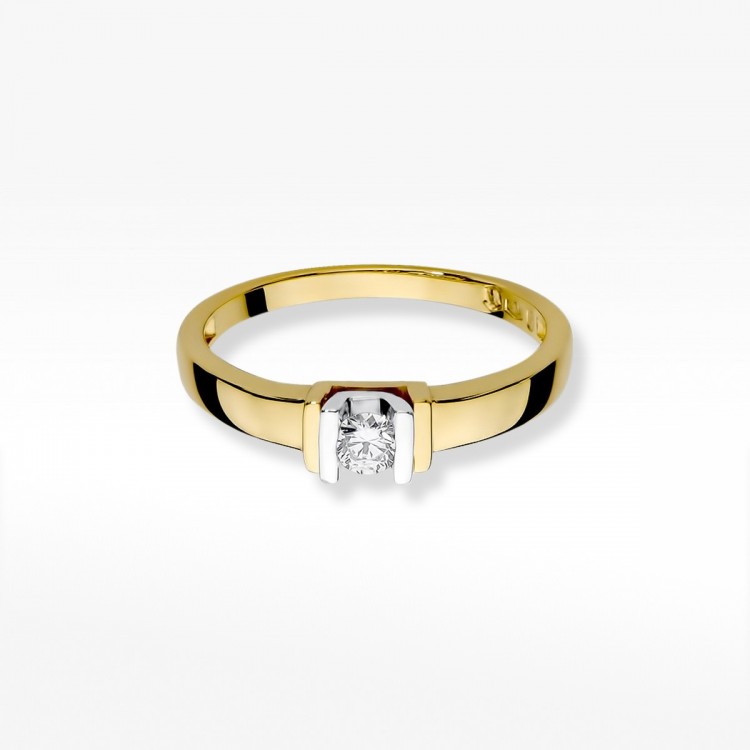 Złoty pierścionek z diamentami