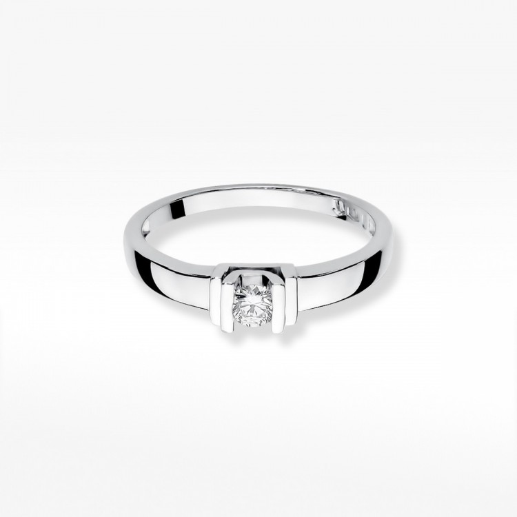 Złoty pierścionek z diamentami