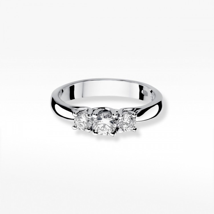 Złoty pierścionek z diamentami