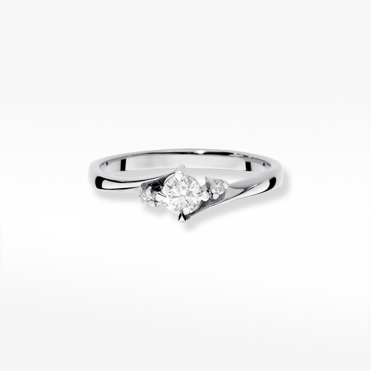 Złoty pierścionek z diamentami