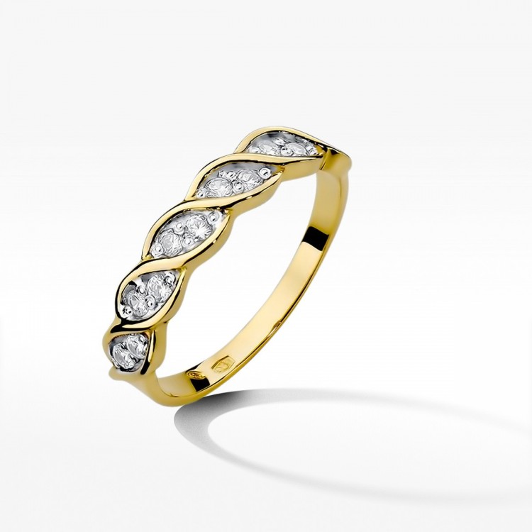 Złoty pierścionek z diamentem