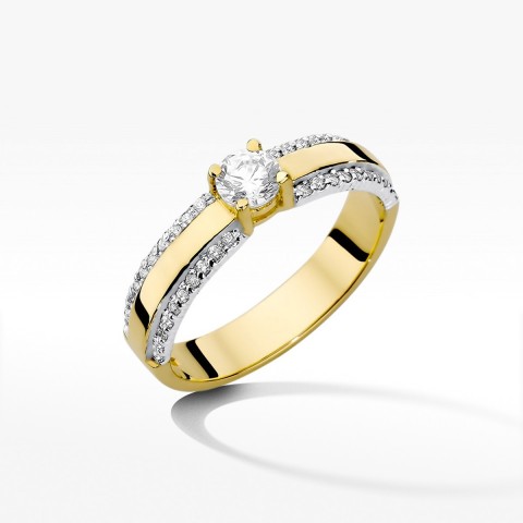Złoty pierścionek z diamentami