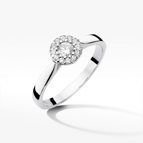 Złoty pierścionek z diamentami