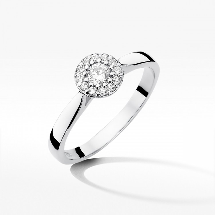 Złoty pierścionek z diamentami