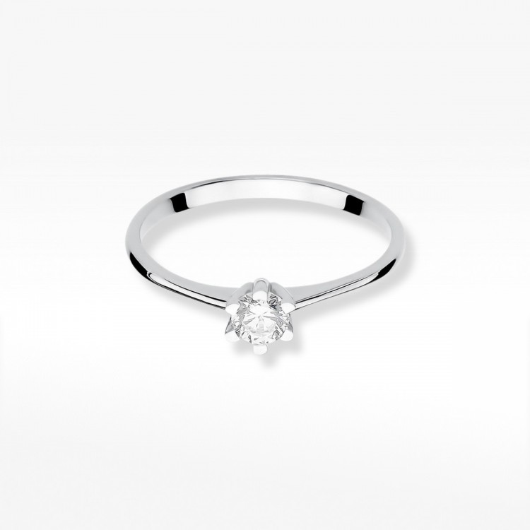 Złoty pierścionek z diamentem