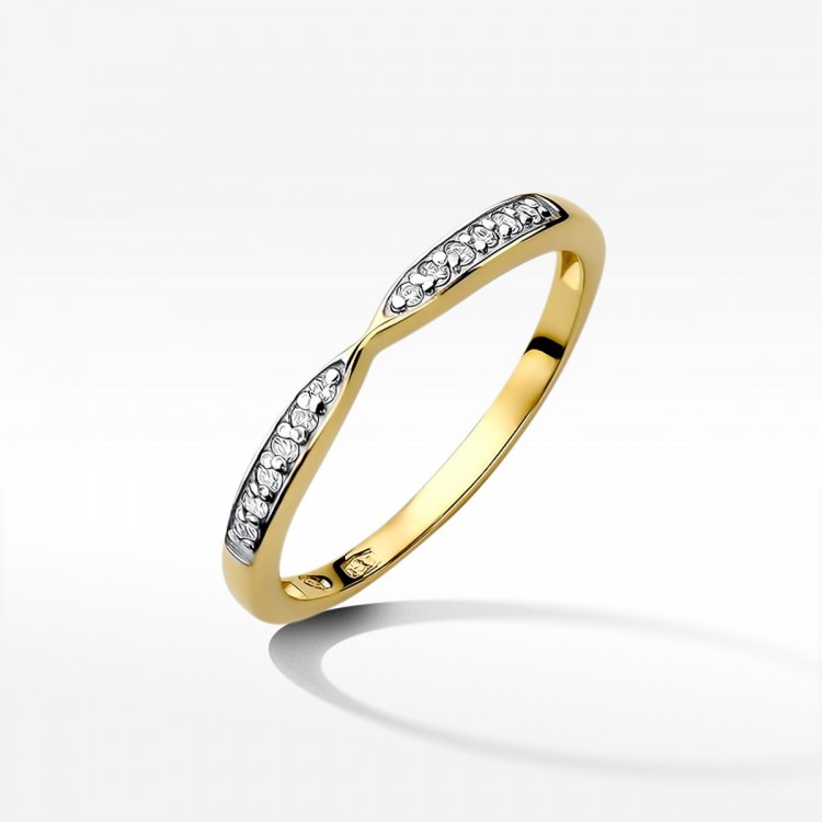 Złoty pierścionek z diamentami