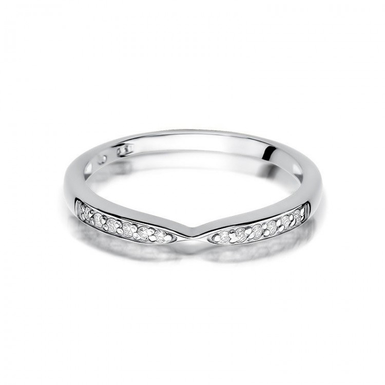 Złoty pierścionek z diamentami