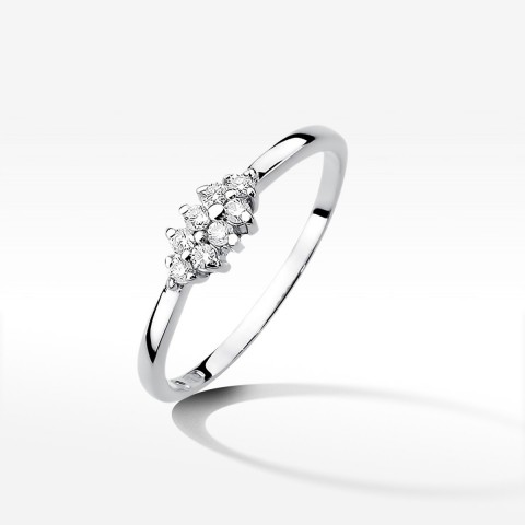 Złoty pierścionek z diamentami