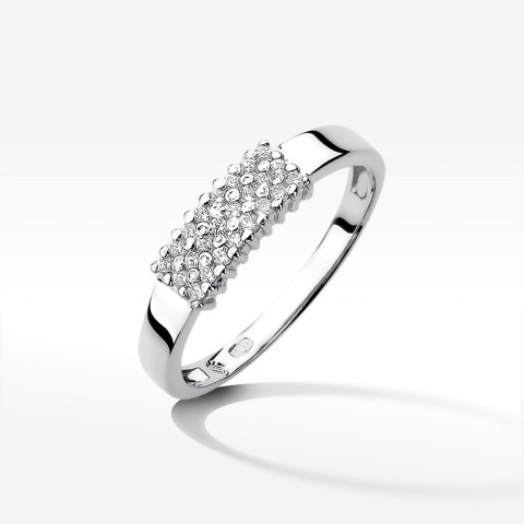 Złoty pierścionek z diamentami