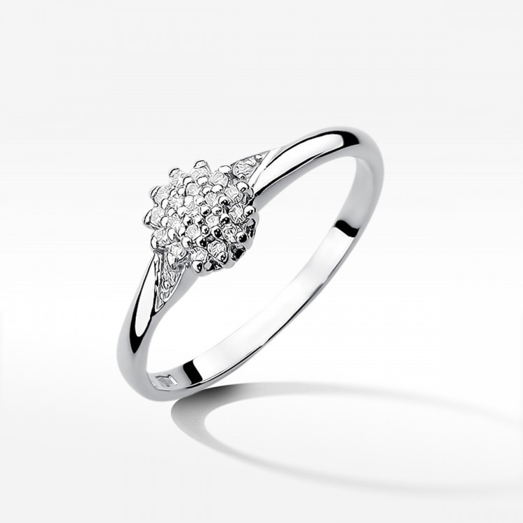 Złoty pierścionek z diamentami