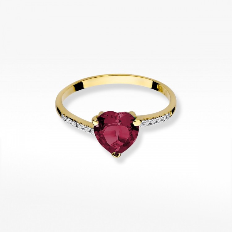 Złoty pierścionek z rubinem i diamentami