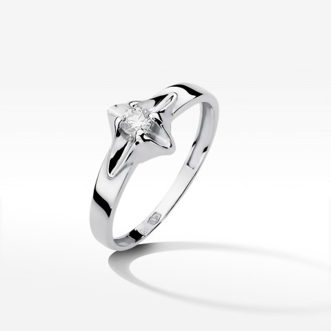 Pierścionek z białego złota z diamentem