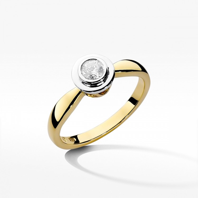 Pierścionek z żółtego złota z diamentem