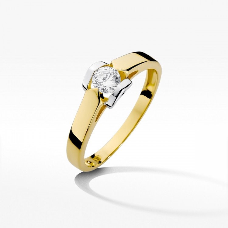 Pierścionek z żółtego złota z diamentem