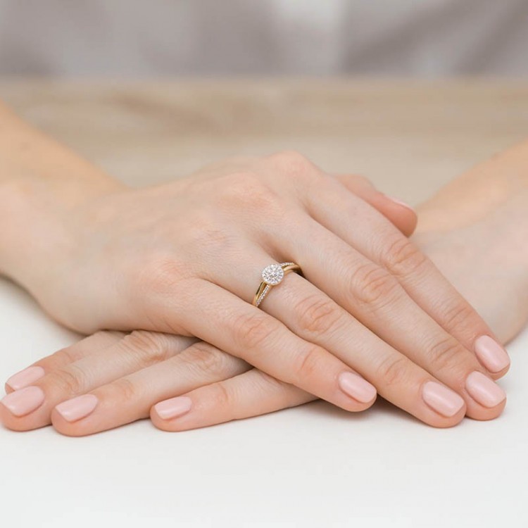 Pierścionek z diamentami