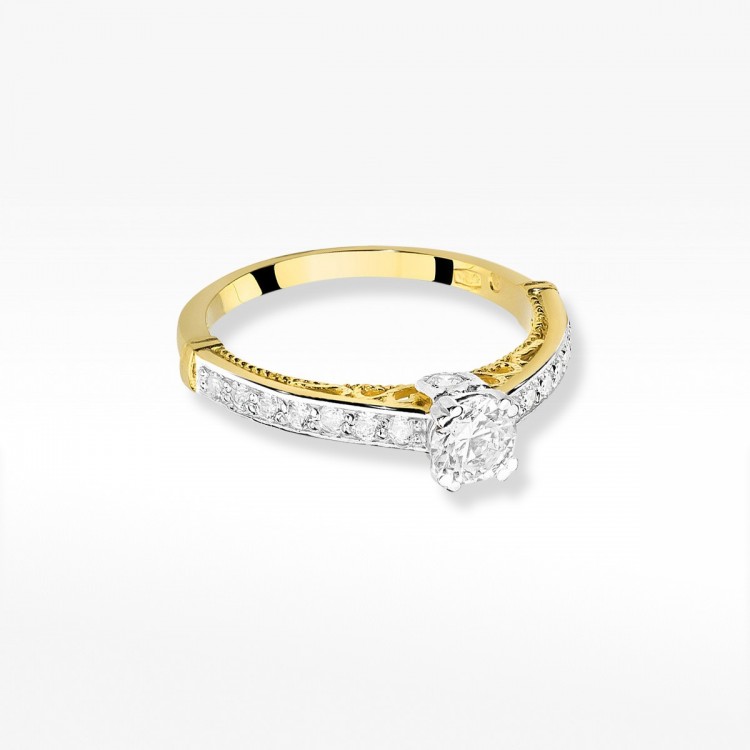 Pierścionek z diamentami