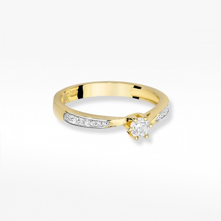 Pierścionek z żółtego złota z diamentami