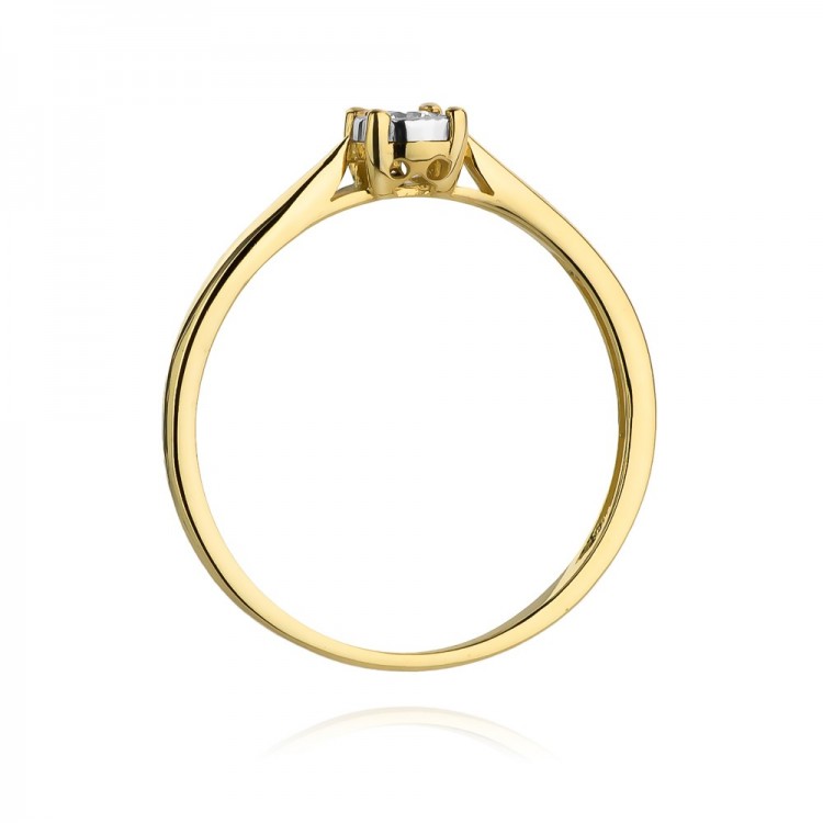 Pierścionek z diamentem