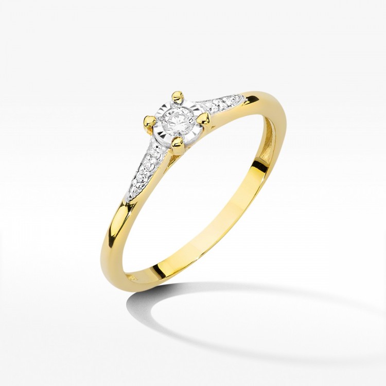 Pierścionek z diamentami