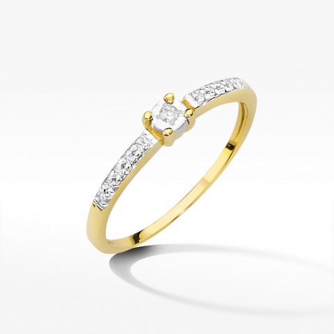 Pierścionek z diamentami