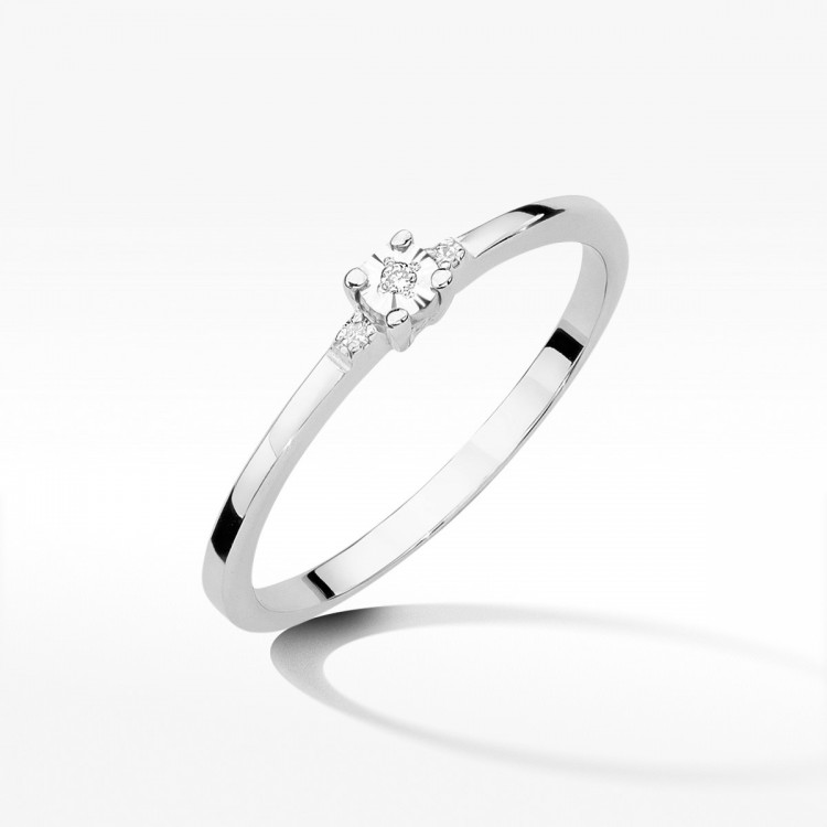 Pierścionek z diamentami