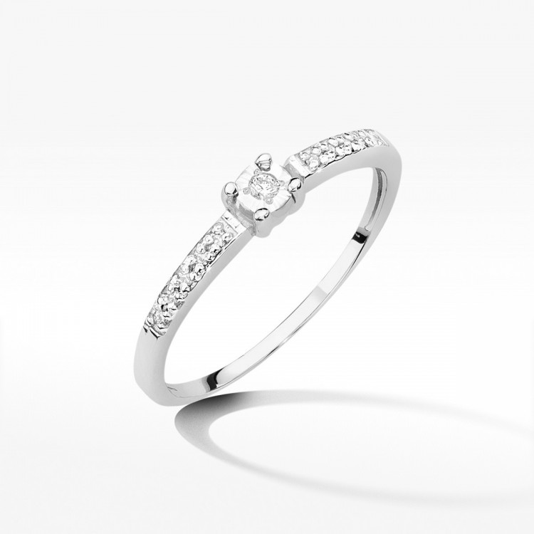 Pierścionek z diamentami