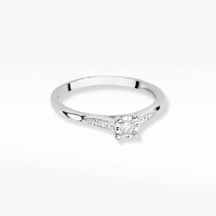 Pierścionek z diamentami