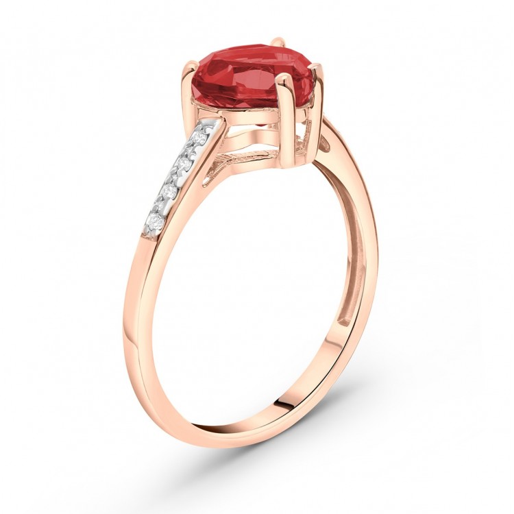 Pierścionek z rubinem w kształcie serca