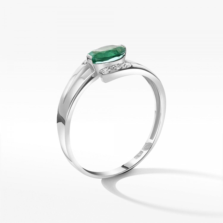 Złoty pierścionek zaręczynowy ze szmaragdem