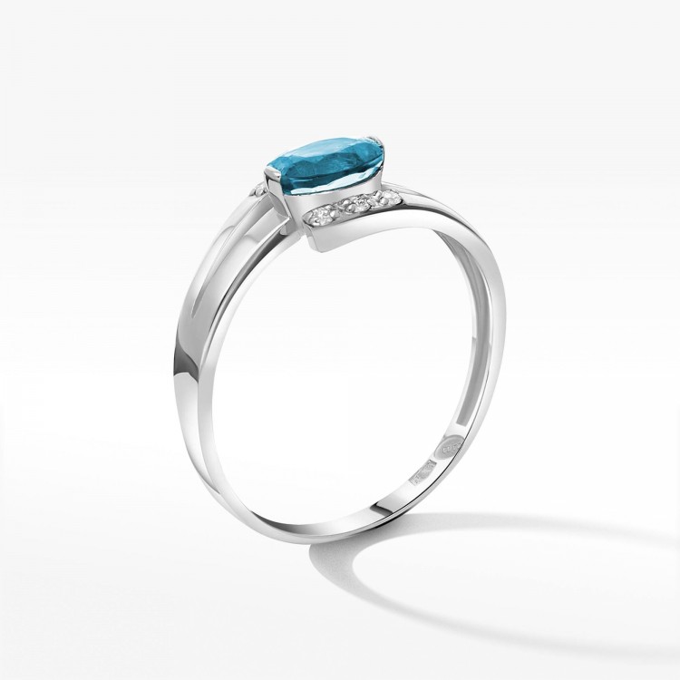 Złoty pierścionek z topazem