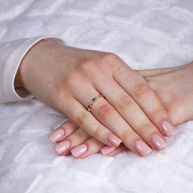 Fantazyjny pierścionek ze złota z cyrkoniami