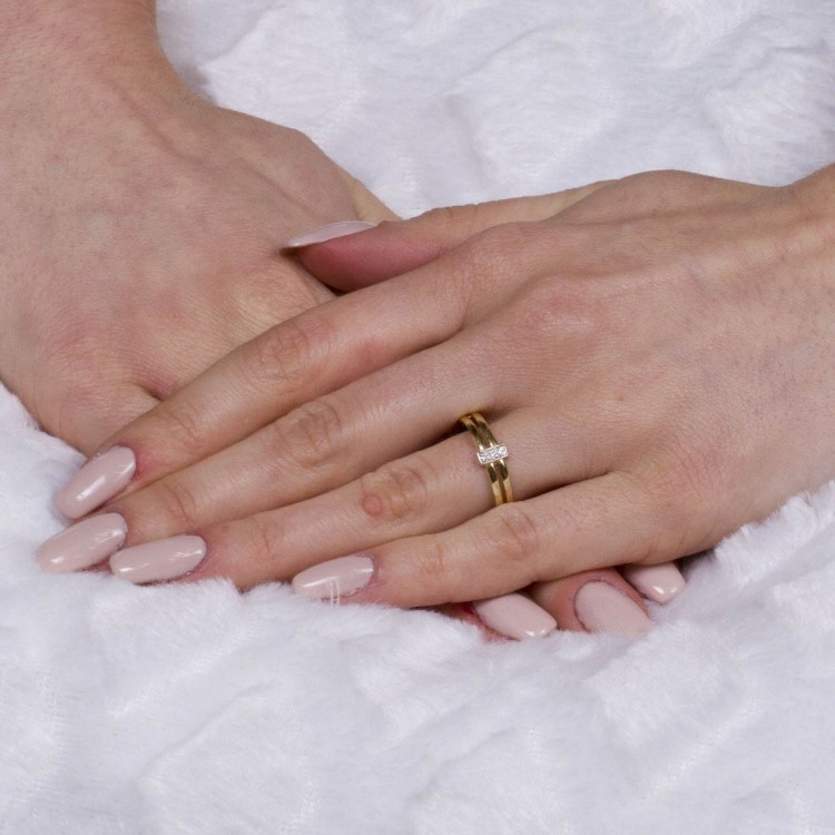 Subtelny pierścionek ze złota