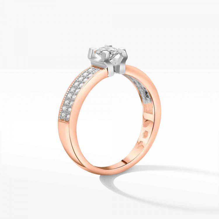 Pierścionek z różowego złota z diamentami